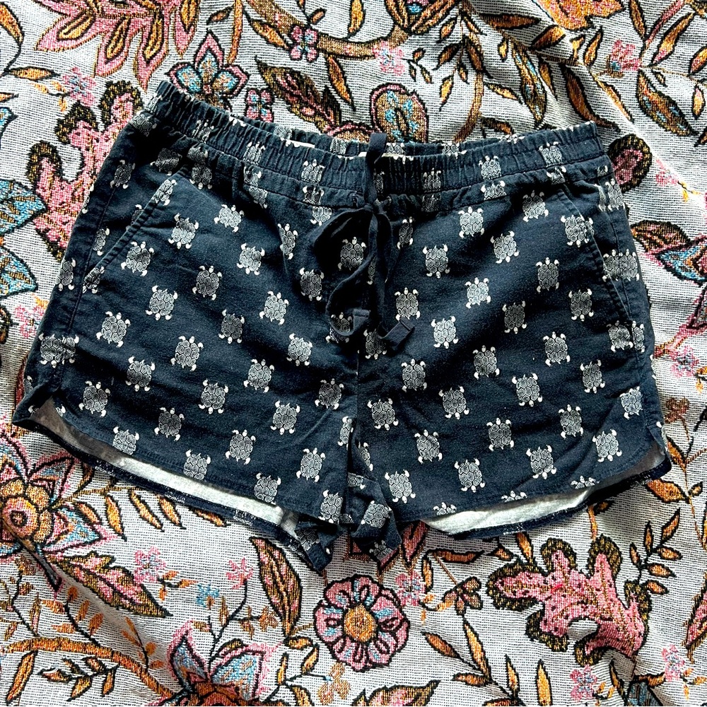 Loft turtle shorts